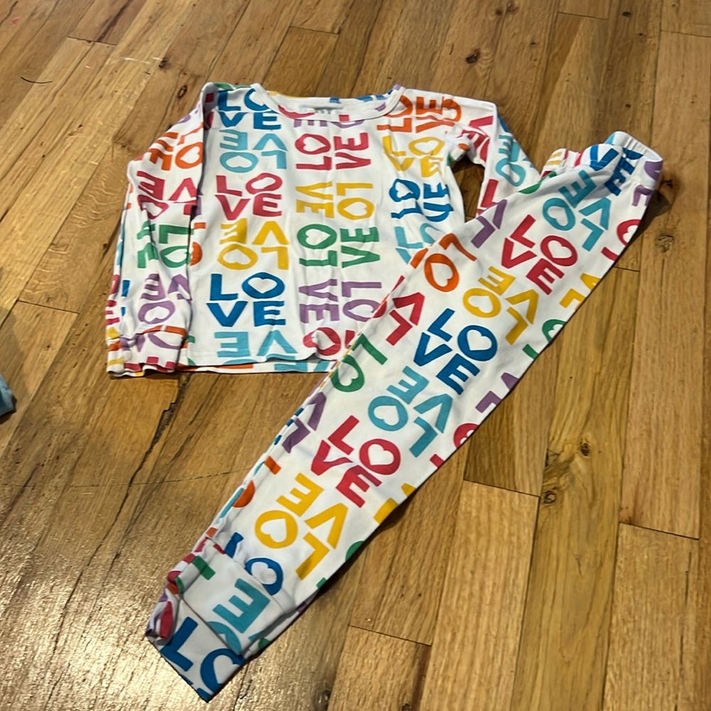 Children’s Place love pajamas size 4T